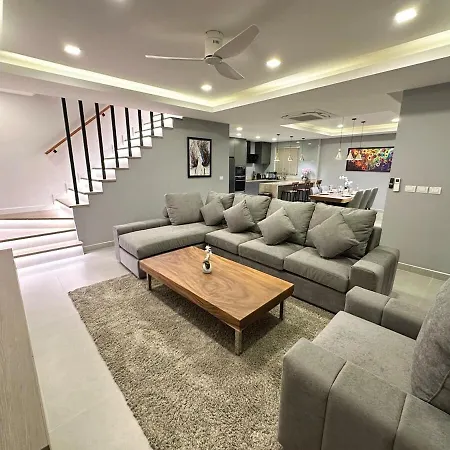 Super Luxury 3 Bedroom Private Pool Villa With Jacuzzi, Near 711, 10 Minutes To Walking Street And Pattaya Beach - Mt8